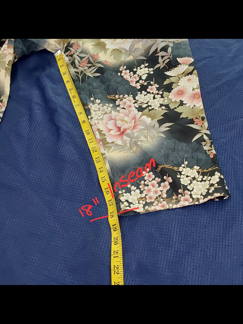 Floral Print Women's Capris with Pink Bloom - Picture 5 of 7